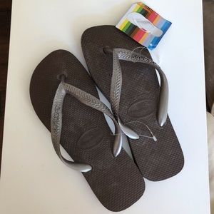 NWT Havaianas Flip Flops US Size 7/8